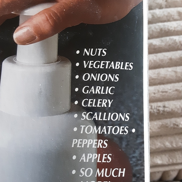 New in box Kitchen Magic Chopper Plus food chopper - Picture 5 of 5